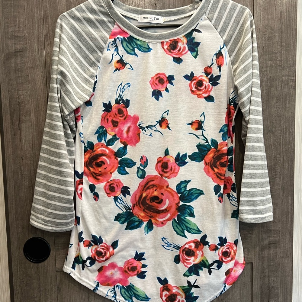 Womens beautiful floral and strip 3/4 length t-shirt